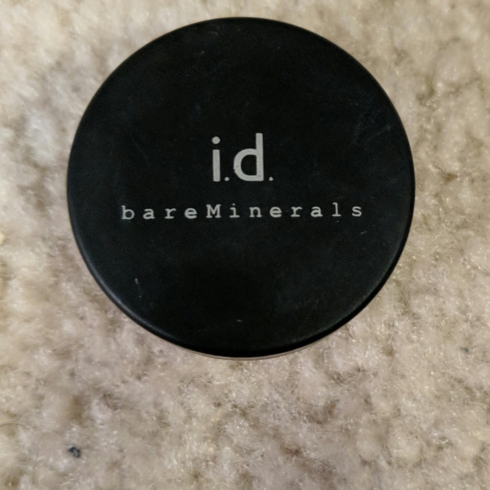 Bare minerals face makeup